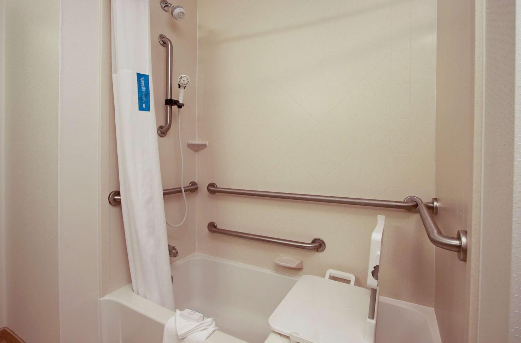 Hampton Inn Winfield Tucker Bagian luar foto